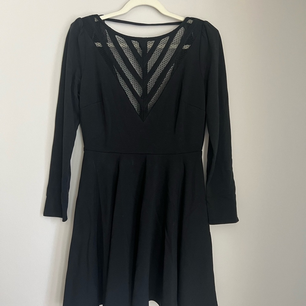 Aryn K Lace V-Neck Open Back Long Sleeve Fit & Flare Dress Size M